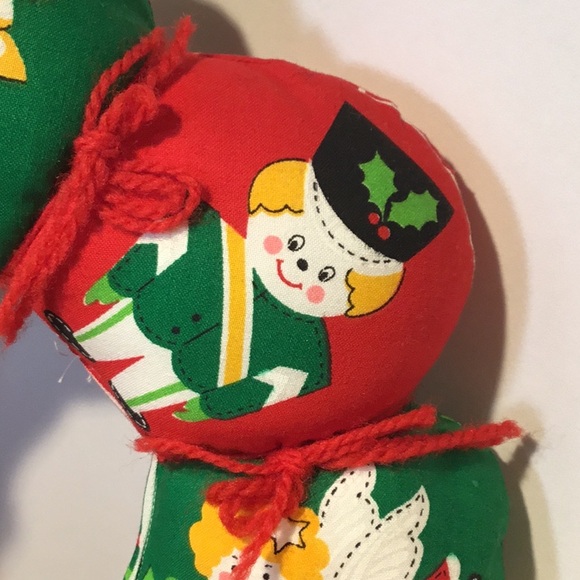 Vintage 12” Handcrafted Christmas Wreath - Picture 14 of 15